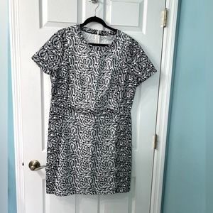 Boden slimming pieced dress patterned -size 16 -black and white